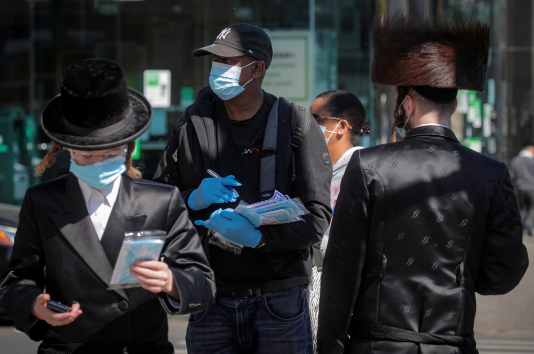 2020-10-15T181928Z_2_LYNXMPEG9E1LW_RTROPTP_4_HEALTH-CORONAVIRUS-USA-NEW-YORK-1-1068×709