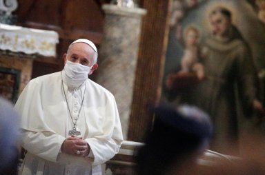 Pope Francis joins inter-religious prayer service for peace in Rome church