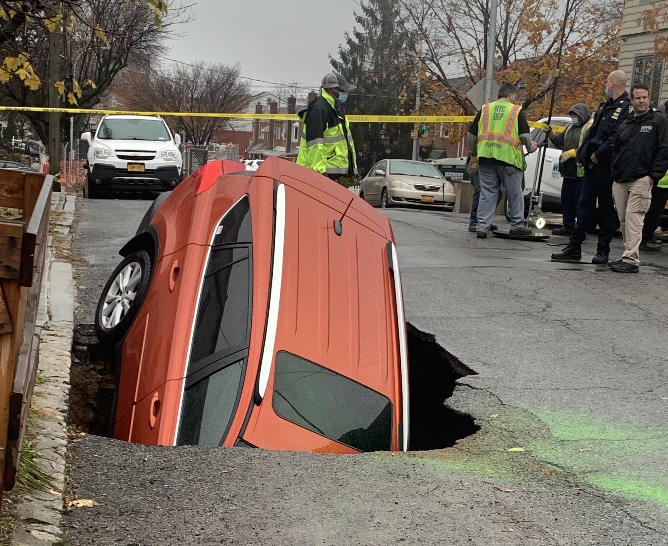 Huge sinkhole swallows car in Maspeth, causes additional damage to