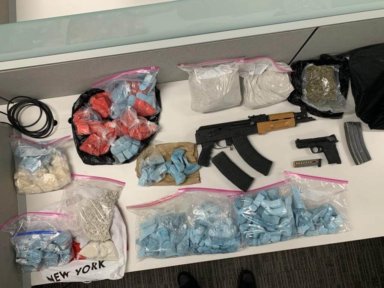 Guns-and-narcotics-seized-from-vehicle-12.15.2020-b