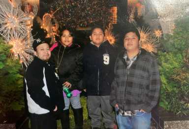 Alonso and kids – rockafeller center
