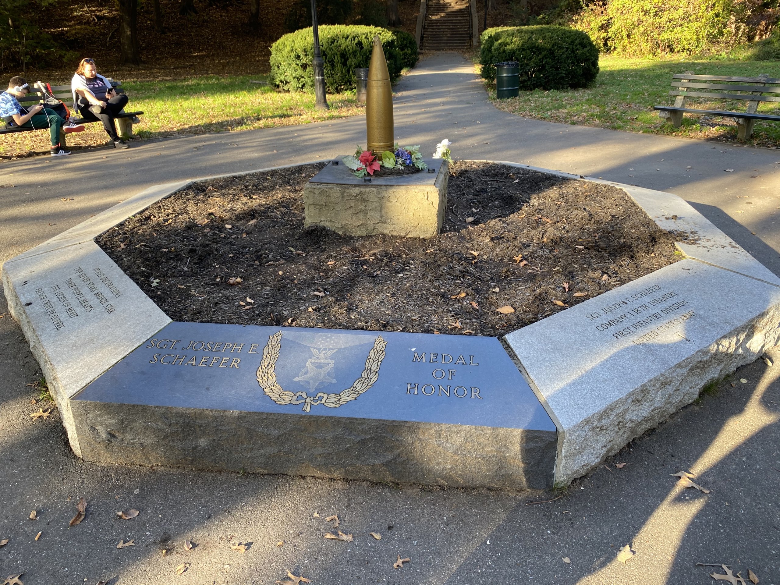 Forest Park Monuments - Richmond Hill War Memorial : NYC Parks