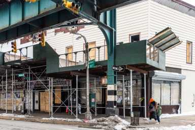 NYC:Rajkumar and Zarar Realty donate 13 laptops