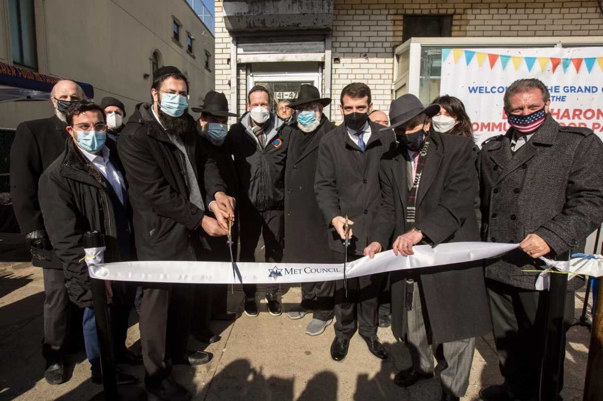 Ribbon-cutting with community leaders