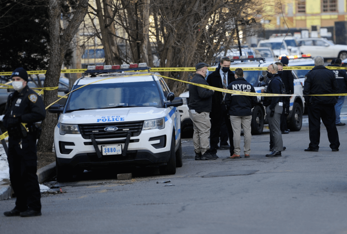 Woman in critical condition after being shot in the head in Far ...