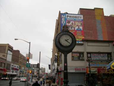 Jamaica_(Queens)_Street_Clock