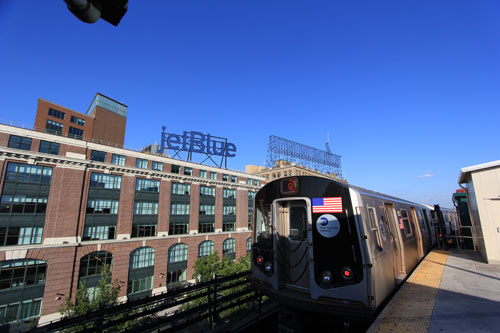 Schumer urges JetBlue to keep its corporate headquarters in Long Island City