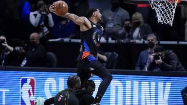 Obi Toppin slam dunk