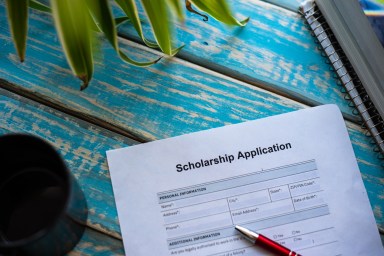 Applying for graduate scholarship abroad