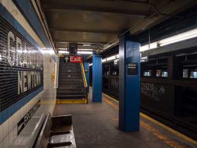 IND_Queens_Boulevard_Grand_Avenue-Newton_Northbound_Platform-2048×1536