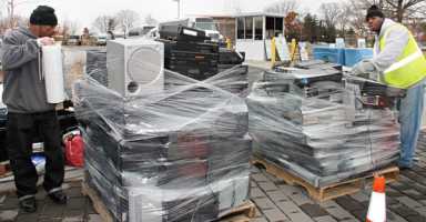 electronicrecycling_all_2013_01_18_q3_rebeccahenely_z