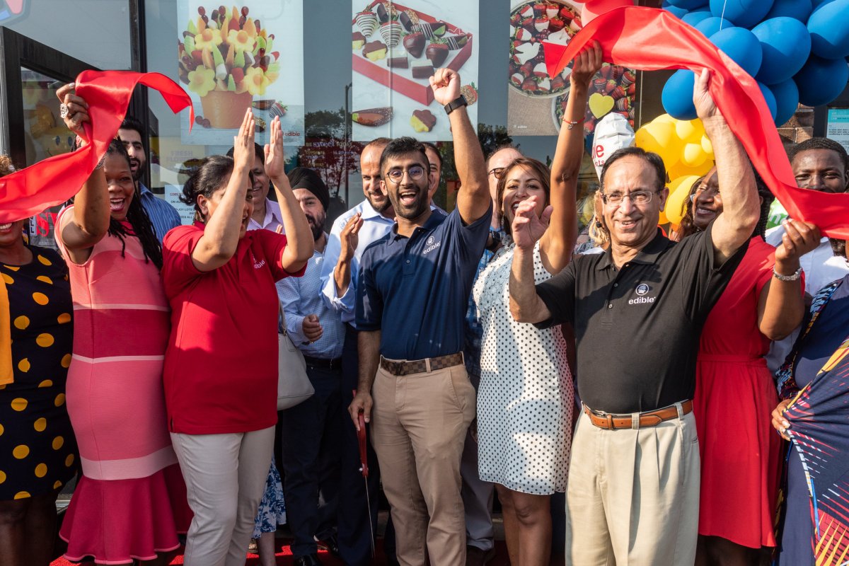 Edible Arrangements finally holds ribbon-cutting ceremony