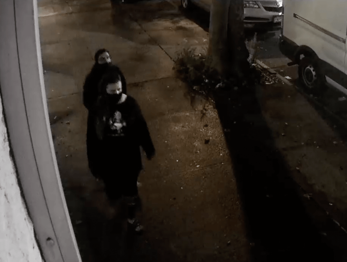 Couple breaks into Flushing furniture store, nabs huge haul of cash