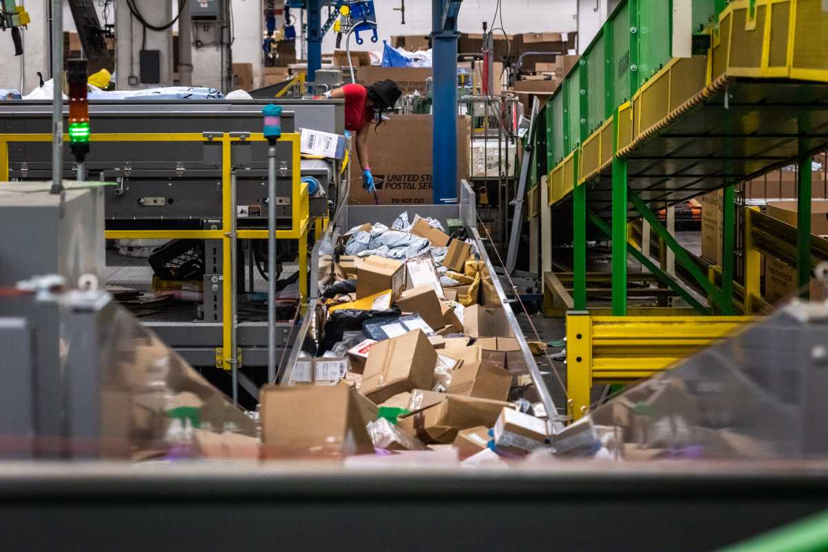 NY: USPS Flushing breaks processing record