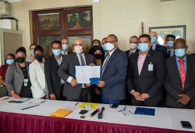 gphc-northwell-sign-agreement-2022-03-11-tc-cl01-1200×820-1