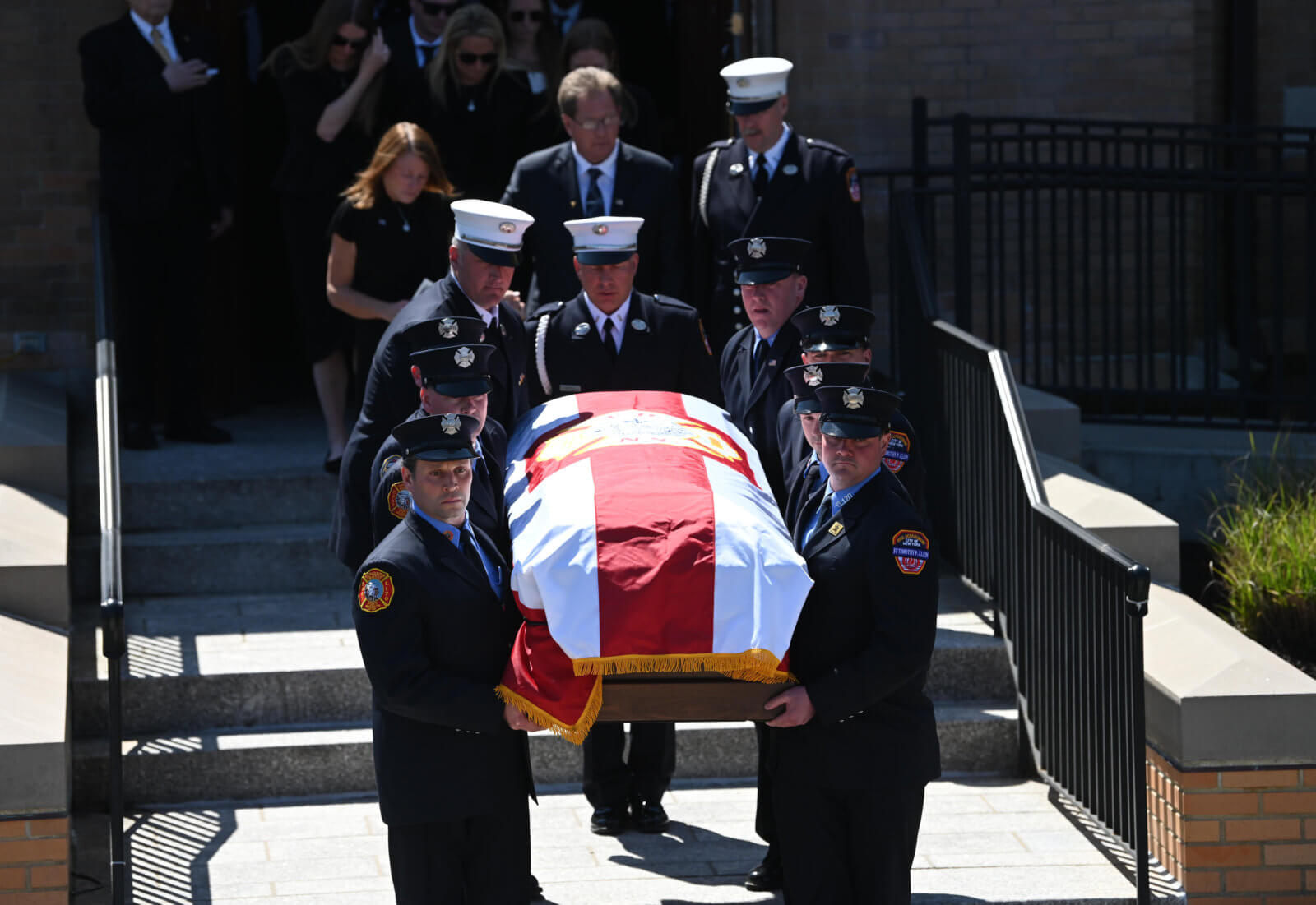 City mourns fallen FDNY firefighter Timothy Klein during Belle Harbor ...