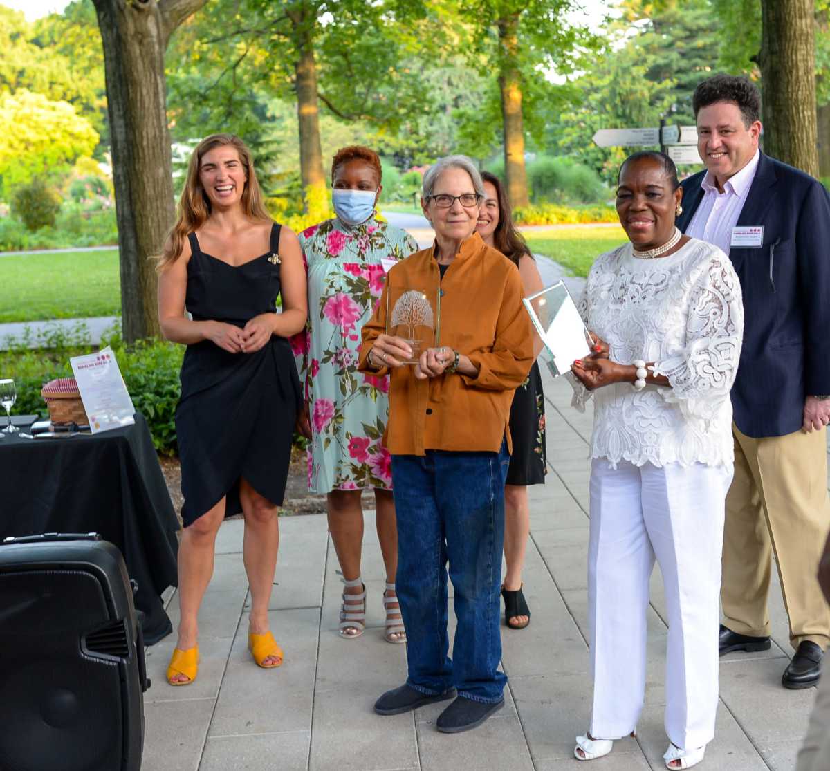 Queens Botanical Garden Rambling Rose Gala