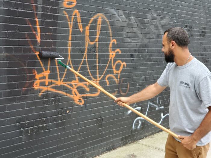 Council Member Ung graffiti removal