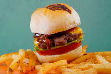 SLDR Burger Bar opens in Astoria
