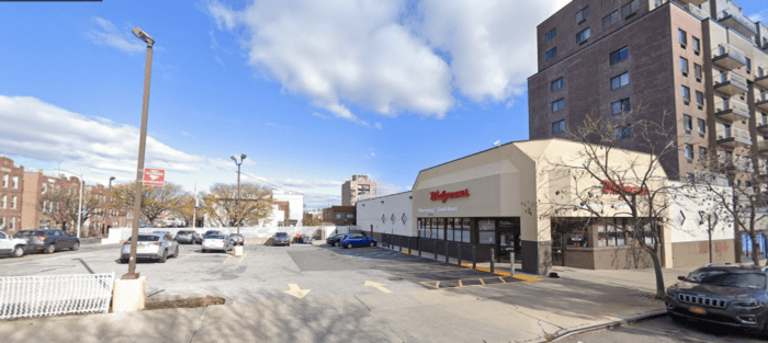 Woodside comdo coming to Queens Boulevard and replacing Walgreens
