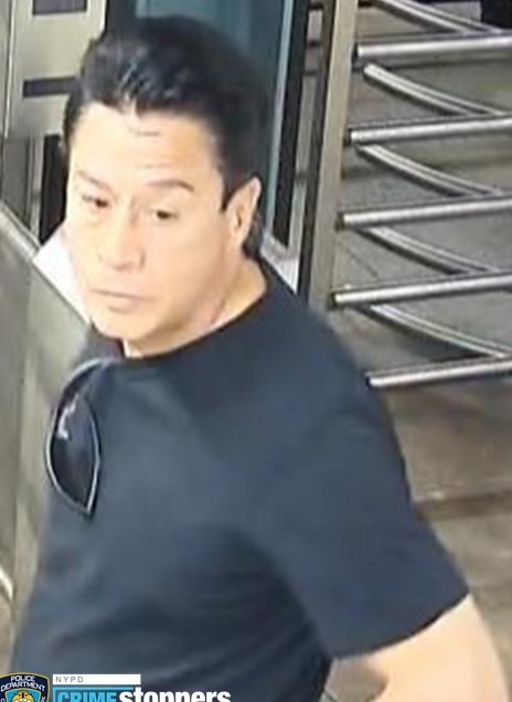 Police search for man who trapped woman in 63 Drive-Rego Park subway turnstile, stole her wallet  QNS.com