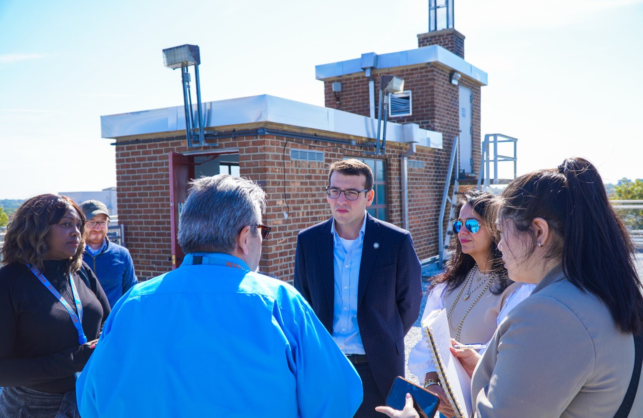 Queens lawmaker and NYCHA officials address chronic issues at Pomonok