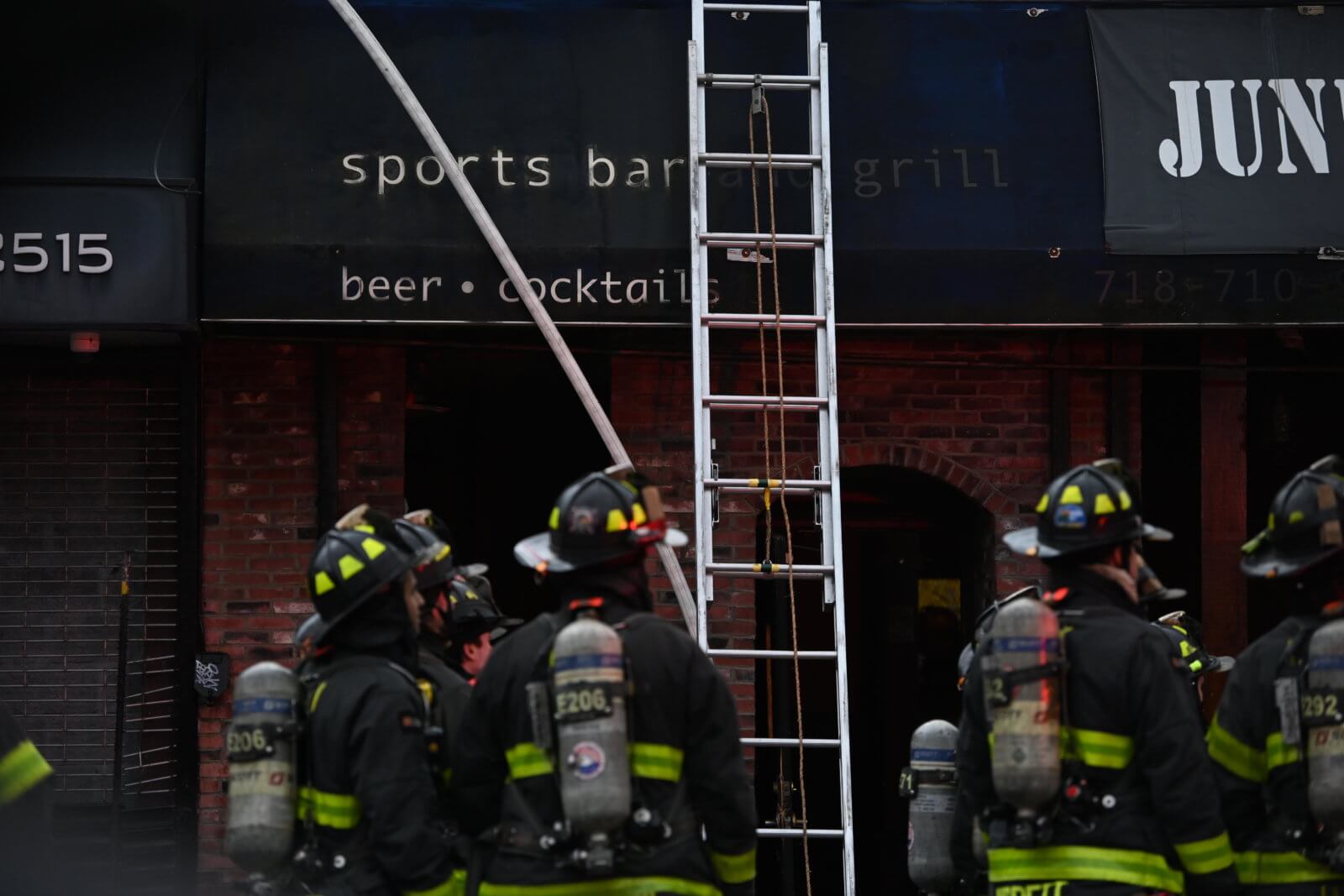 FDNY battles early morning three-alarm fire in Middle Village – QNS.com