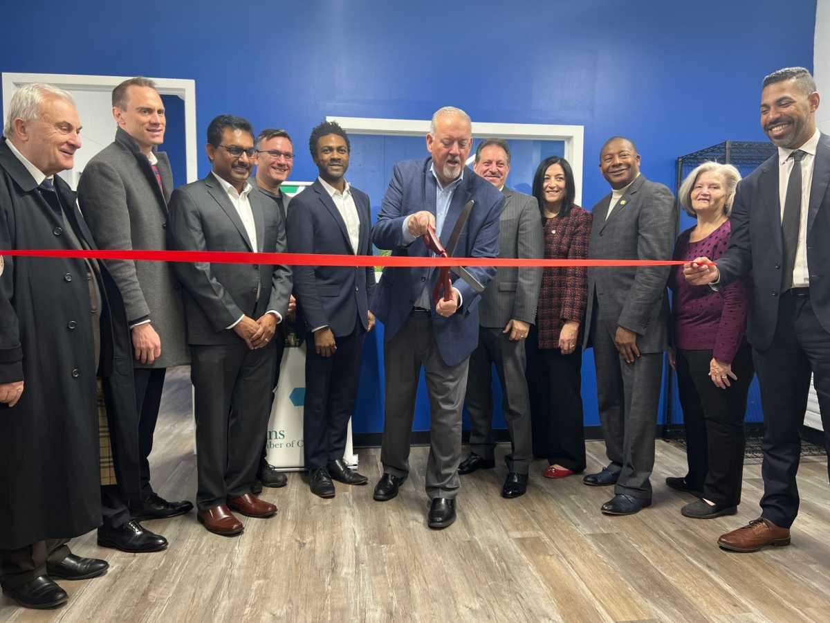 Ribbon cutting 2