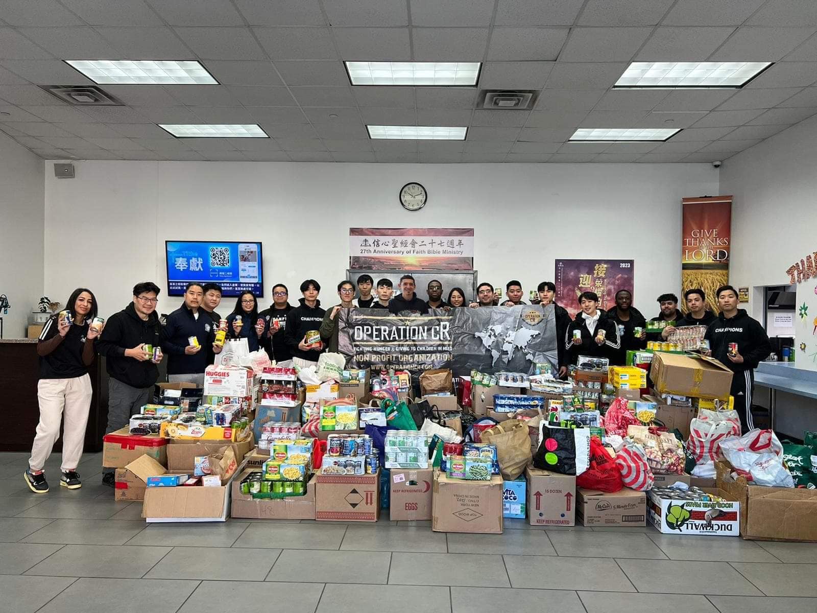 Flushing food pantry receives donations to help families in need QNS