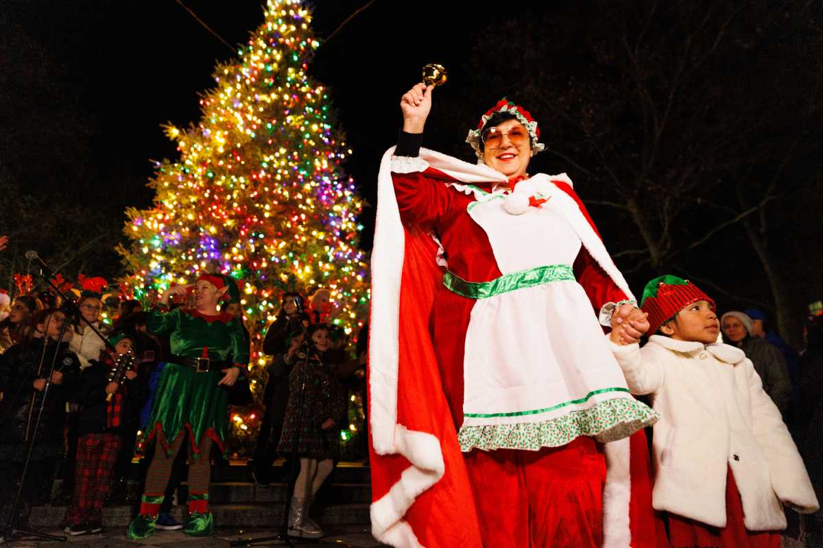 Athens Square Park Tree Lighting
