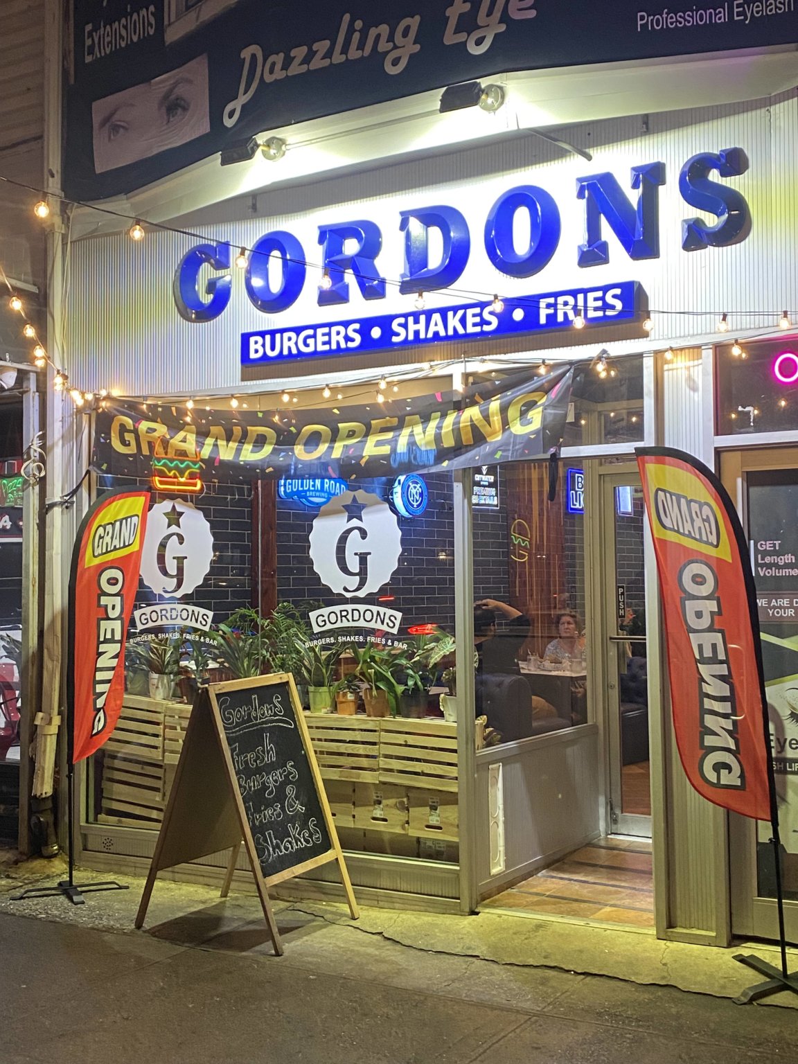 New restaurant Gordon’s opens on Bell Boulevard in Bayside