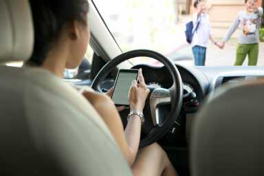 distracted-driving-in-a-school-zone-1024×683
