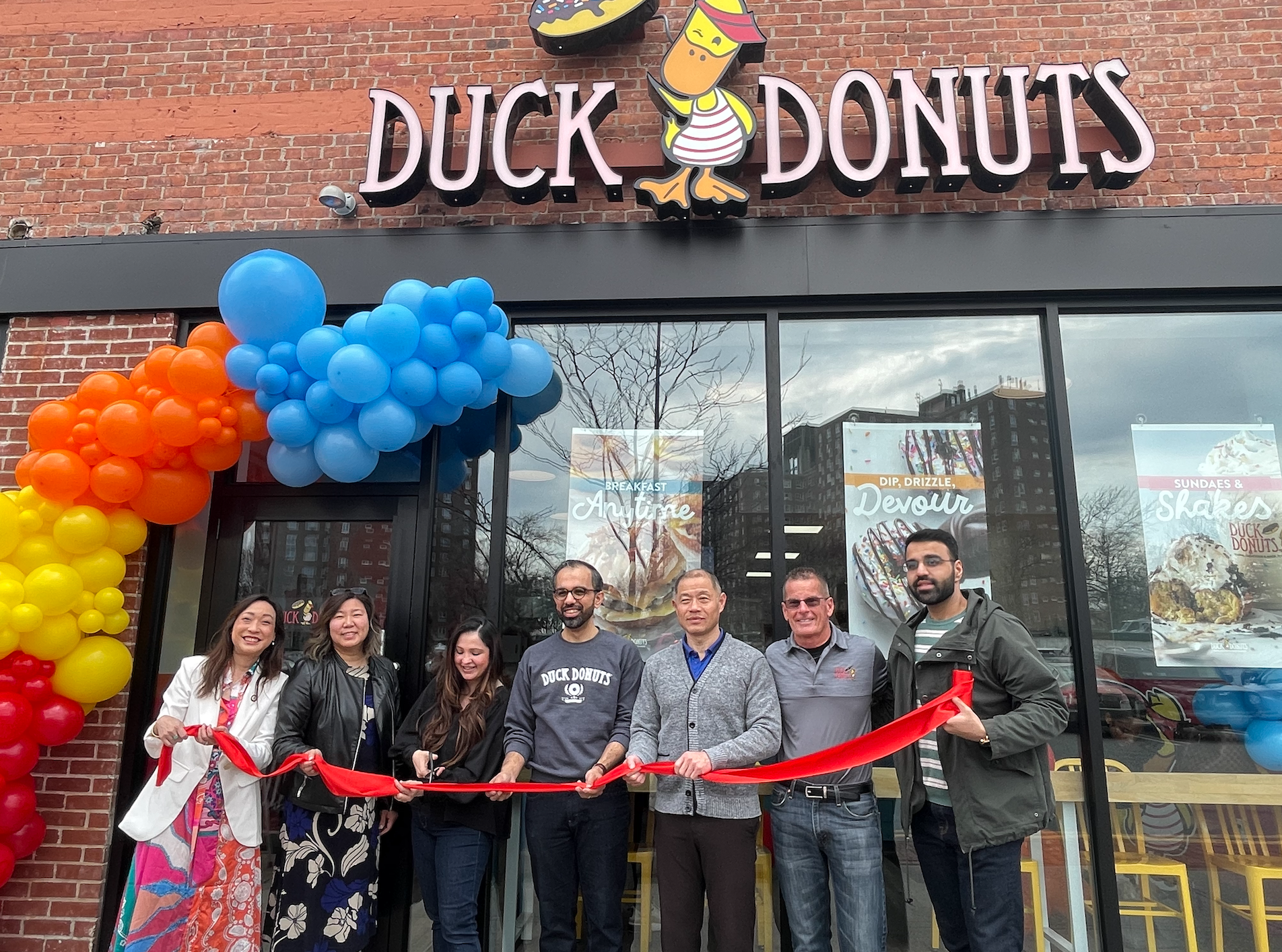 Duck Donuts celebrates soft opening at new Fresh Meadows location picture