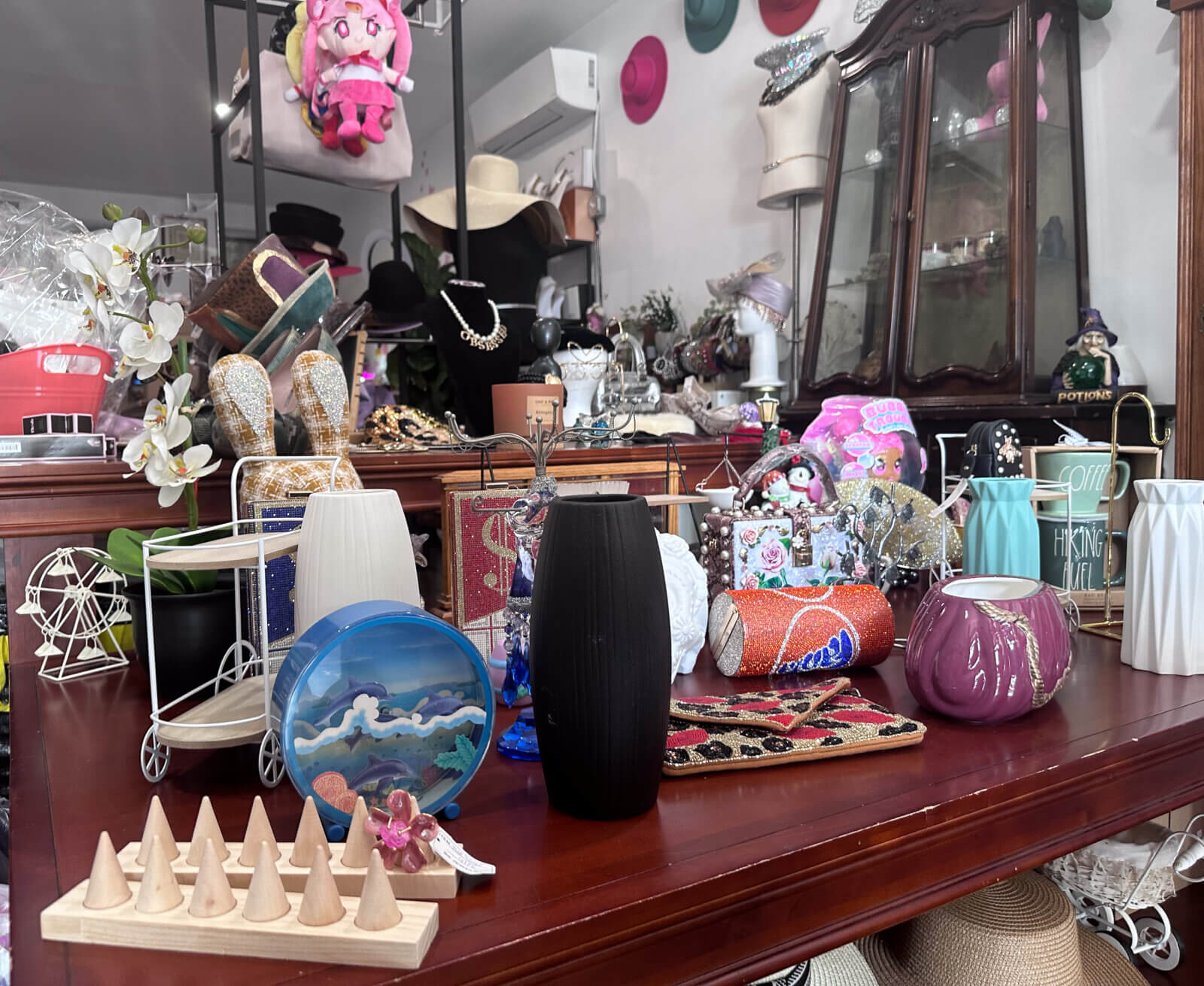 Ridgewood native opens boutique storefront after finding success with