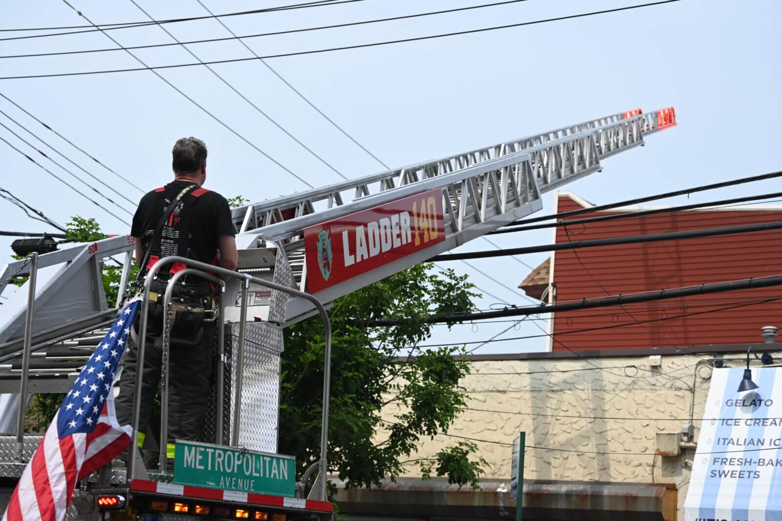 FDNY makes quick work of house fire in Middle Village – QNS