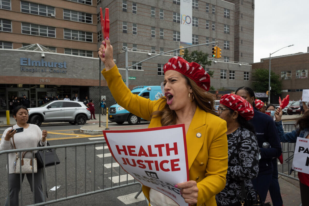 ‘Do the right thing’ Nurses rally outside Elmhurst Hospital for fair