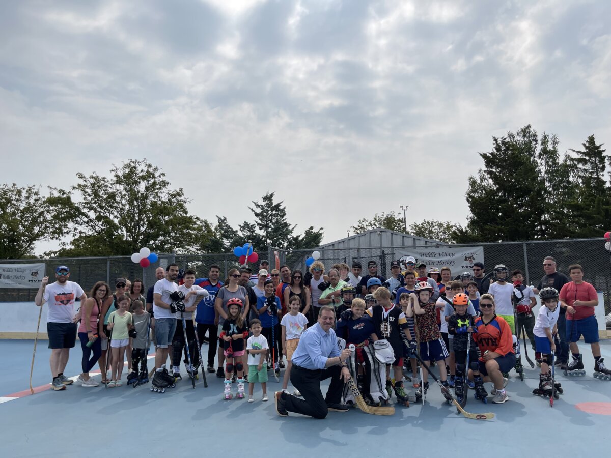 Middle Village Players Roller Hockey League starts off strong with packed community skate