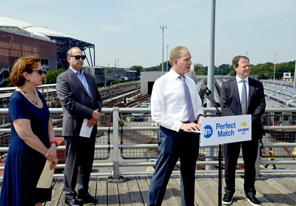 MTA running extra service for Mets fans headed to Citi Field for