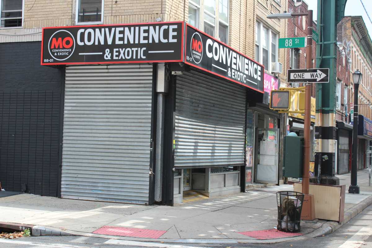 Medina/storerobbed