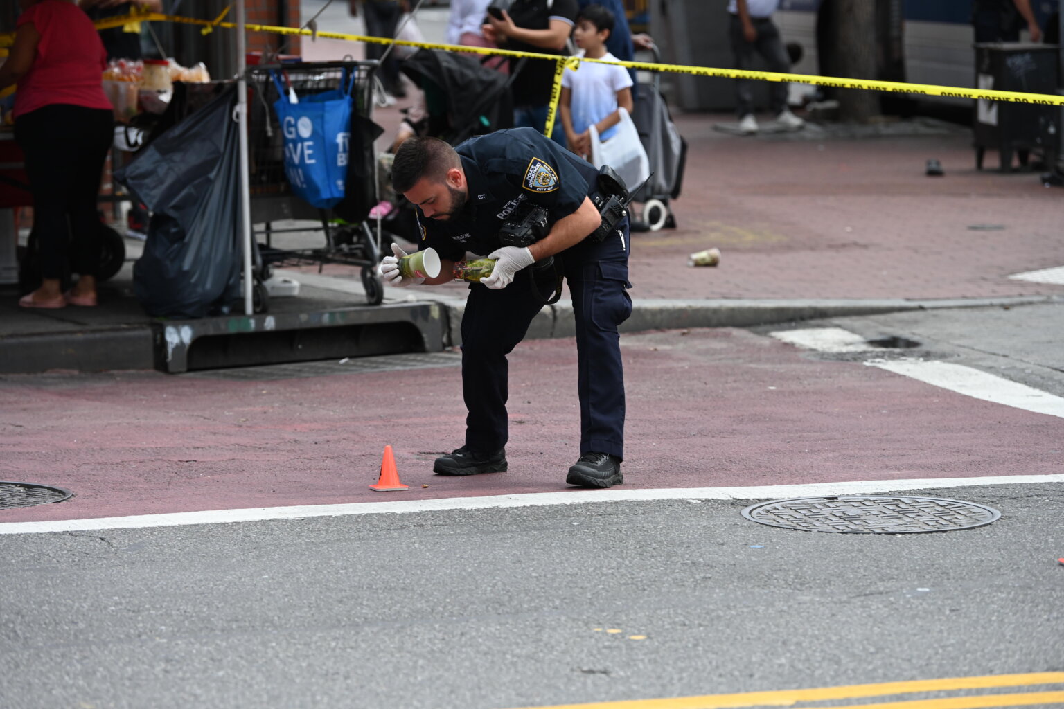 Cops searching for gunman in Jamaica shooting: NYPD – QNS