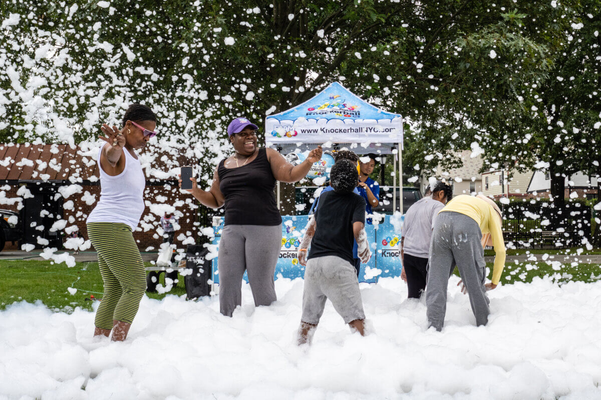 NYPD Community Affairs Bureau brings family fun to St. Albans QNS