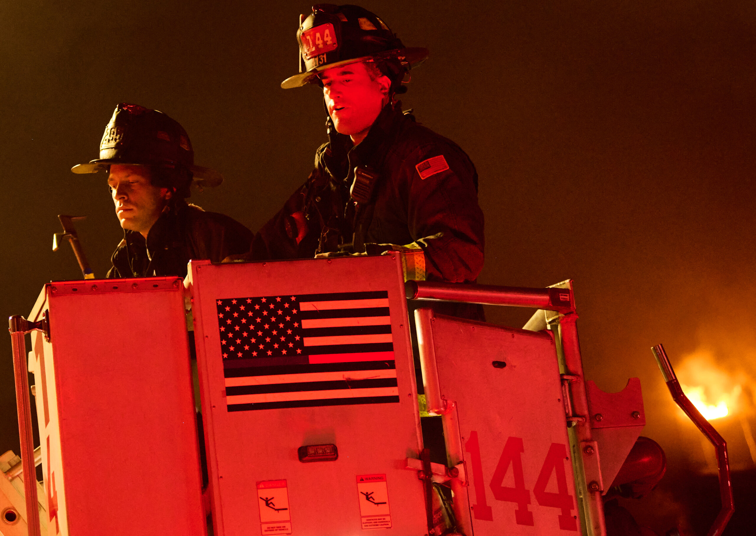 FDNY Battles Five-alarm Labor Day Warehouse Fire In Willets Point – QNS