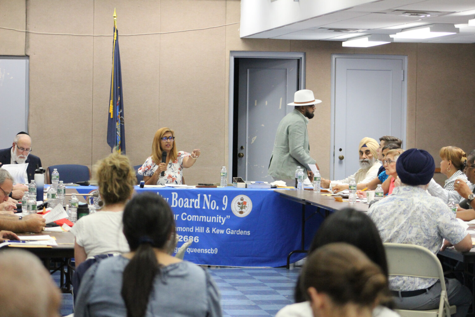 Community Board 9 talks illegal smoke shops during Kew Gardens meeting