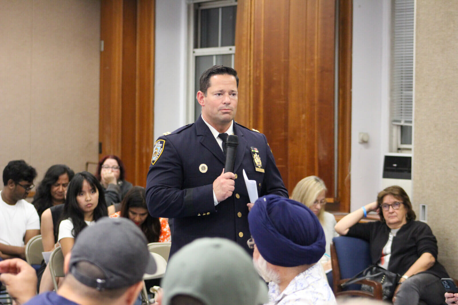 Community Board 9 talks illegal smoke shops during Kew Gardens meeting