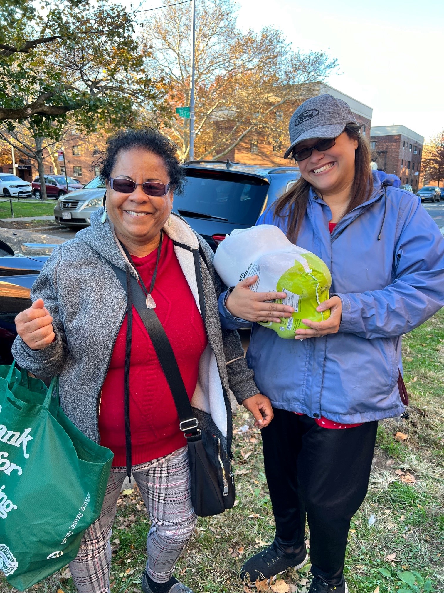 Hundreds of free turkeys distributed in Kew Gardens Hills