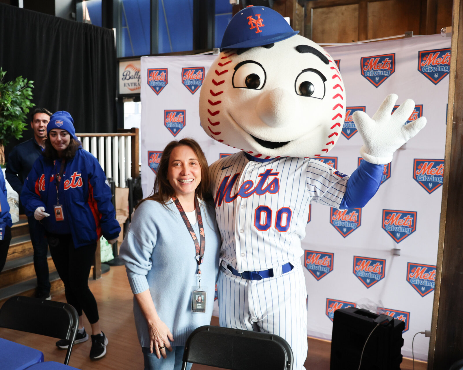 Mets hold annual coat drive as part of ‘MetsGiving’ initiative