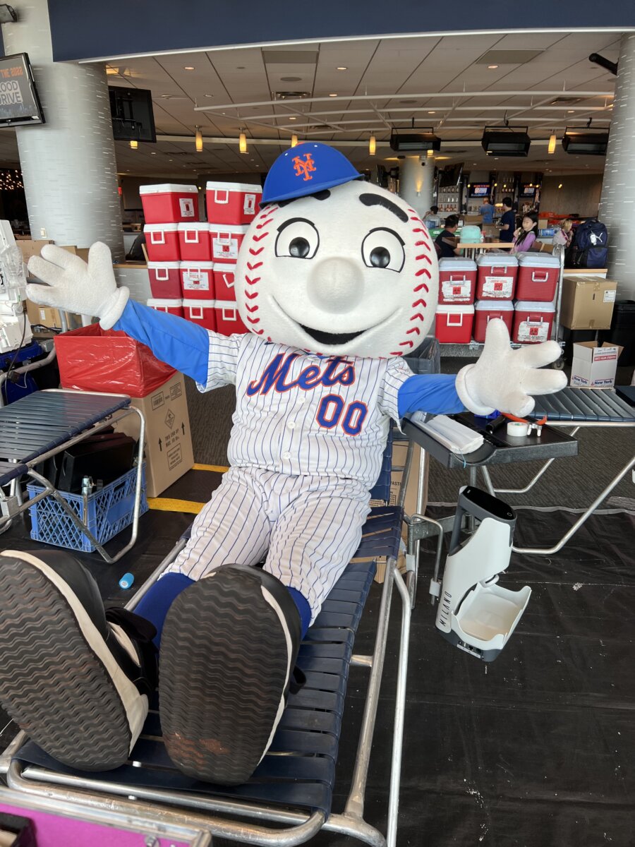 New York Mets hold winter blood drive with New York Blood Center