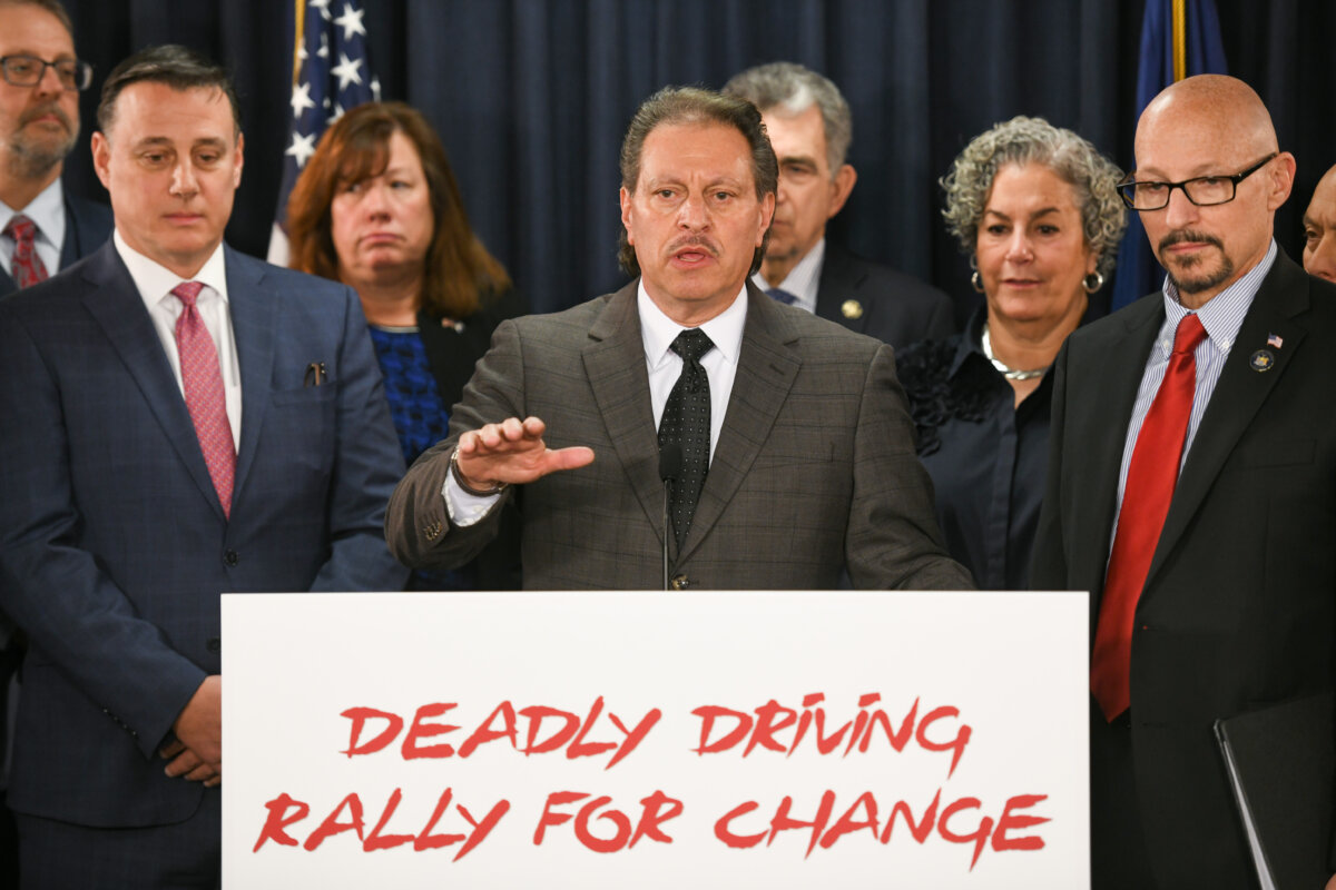 参议员Addabbo支持改变游戏规则的法案，关闭纽约州在药物驾驶方面的法律漏洞- QNS.com