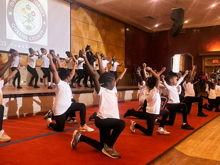 Rosedale Jets and Rochdale Cheerleaders Collaboration perform for the crowd (1)