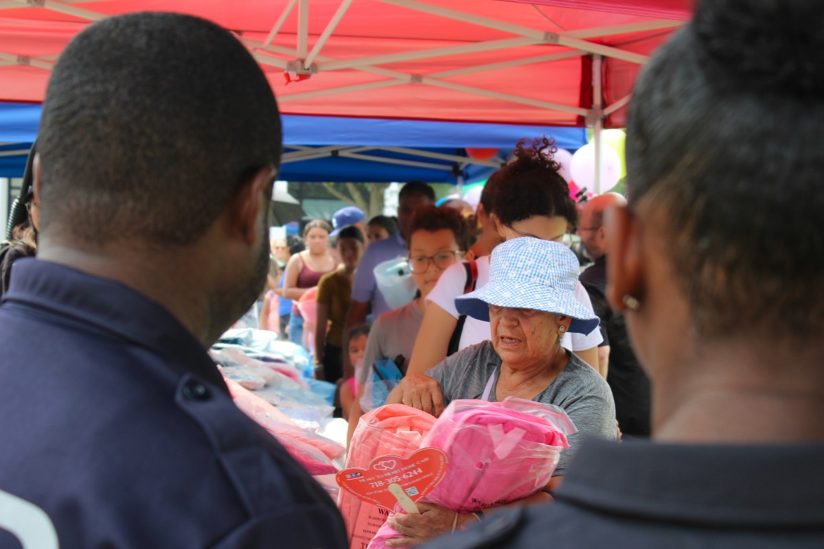 Glendale back-to-school gift at the Shops at Atlas Park helps families prepare for success – QNS